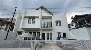 Gambar 1 Dijual Rumah 2 lt. Baru Renovasi SHM Bagus