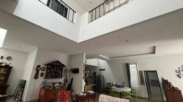 Gambar 5 Dijual Rumah 2 lt. Baru Renovasi SHM Bagus