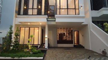 Gambar 1 Rumah 3 Lantai Furnished SHM di Jalan Cilandak, Jakarta Selatan