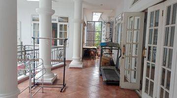 Gambar 2 Rumah Mansion Semi furnished Lux Babakan Jeruk, Surya Sumantri