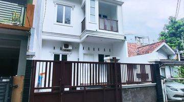 Gambar 3 Rumah Baru Furnished Dalam Komplek di Jatiwaringin Bekasi