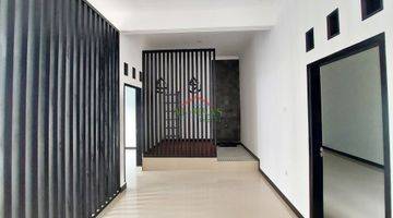 Gambar 3 Rumah Baru Semi Furnished SHM di Bandung