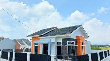 Gambar 2 Rumah Baru Semi Furnished SHM di Bandung