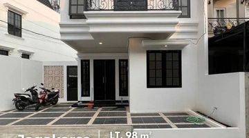 Gambar 1 Rumah dijual type Modern classic di Jagakarsa