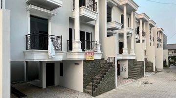 Gambar 1 [for Sale] Town House Modern Classic Jagakarsa 1 Raya 