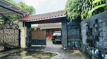 Gambar 1 Rumah Mewah Hook 2 Lantai Kemang Jakarta Selatan Private Pool 