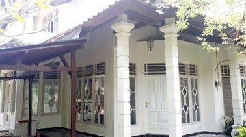 Gambar 1 Rumah Vintage di pusat Kerobokan dekat Seminyak 