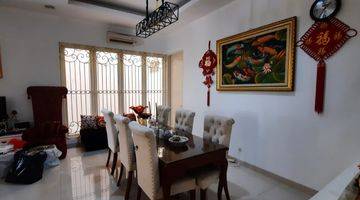 Gambar 1  Rumah 3 Lantai Furnished Bagus di Pantai Indah Kapuk Murah nego