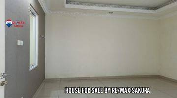 Gambar 3 Dijual Rumah Mewa 2 Lantai Kondisi Bagus Ready Huni By Remax Sakura