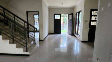 Gambar 3 Rumah Second 2 Lantai Butuh Jual Cepat Royal Residence