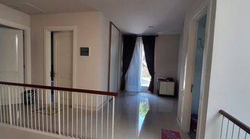 Gambar 5 Rumah Second 2 Lantai Semi Furnished Prambanan Residence