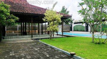 Gambar 4 Rumah 2 Lantai Bagus Semi Furnished Sertifikat Hak Milik di Maguwoharjo Depok Sleman, Yogyakarta