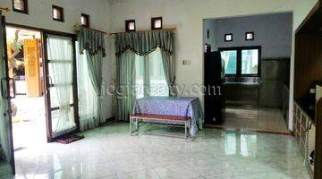 Gambar 3 Rumah 2 Lantai Bagus Semi Furnished Sertifikat Hak Milik di Maguwoharjo Depok Sleman, Yogyakarta