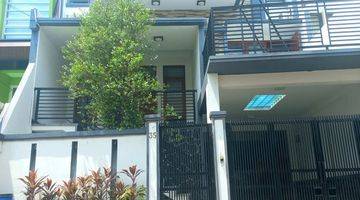 Gambar 3 Rumah 4 Lantai Furnished SHM di Cluster Palmerah , Jakarta Barat