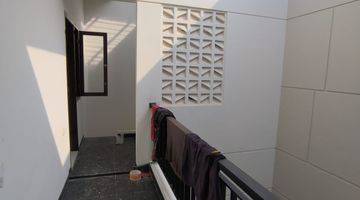 Gambar 3 Rumah 2 Lantai Baru Semi Furnished SHM di Rawamangun, Jakarta Timur