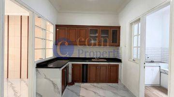 Gambar 1 Rumah Dijual Tipe American Classic Semi Furnished di Kota Wisata