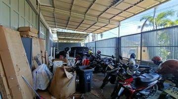 Gambar 1 Rumah dan Gudang di Holis Caringin