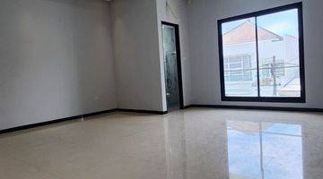 Gambar 3  Rumah Unfurnished Baru SHM di Jalan Sutorejo Prima, Sutorejo