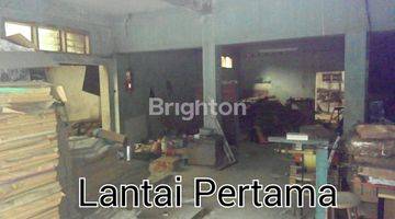 Gambar 3 kantor bonus gudang di tengah kota