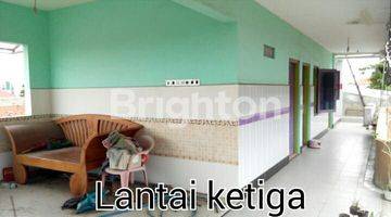 Gambar 1 kantor bonus gudang di tengah kota