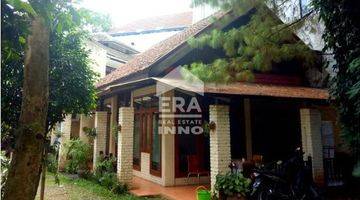 Gambar 3 Rumah Model Klasik Jl. Dr. Rajiman Bandung