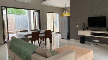 Gambar 1 Rumah 2 1/2 Lantai Full Furnished Depark Bsd