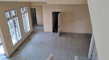 Gambar 3 Rumah 2 Lantai Semi Furnished Alam Sutera Serpong 