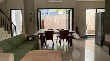 Gambar 4 Rumah 2 1/2 Lantai Full Furnished Depark Bsd