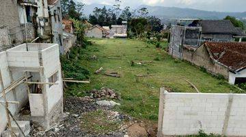 Gambar 1 Rumah Gress Indent Di Cluster Lembang 