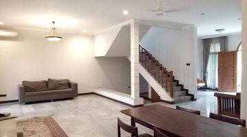 Gambar 2 Disewakan Rumah 2 Lantai Bagus Semi Furnished Villa Delima