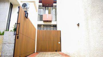 Gambar 2 Dijual Rumah Brand New Town House Tropical Modern Kemang Barat 