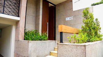 Gambar 3 Dijual Rumah Brand New Town House Tropical Modern Kemang Barat 