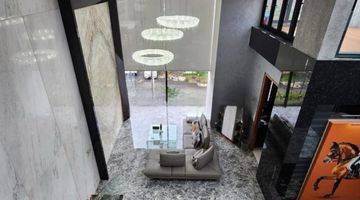 Gambar 3 Rumah Cantik 3,5 Lantai, Modern And Luxurious Design 