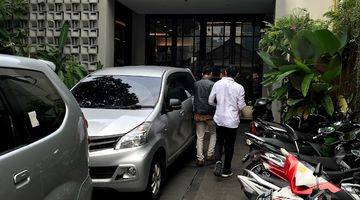 Gambar 5 Ruko Ex Restaurant Terkenal di Menteng Siap Huni