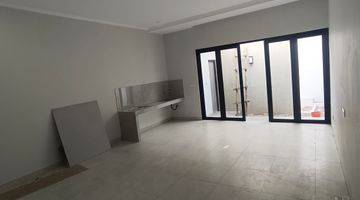 Gambar 1 Rumah 2 Lantai Baru Unfurnished SHM di Kota Bekasi