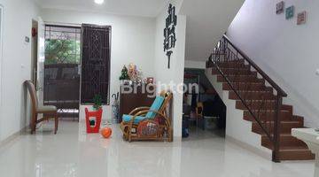 Gambar 2 RUMAH 2 LANTAI DI CLUSTER OLEASTER GADING SERPONG