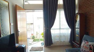 Gambar 3 Rumah 2 Lantai Shm Bagus Semi Furnished One Gate System