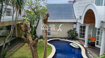 Gambar 3 RUMAH AMERICAN STYLE PLUS PRIVATE POOL DI BOULEVARD PBI ARAYA, BLIMBING KOTA MALANG