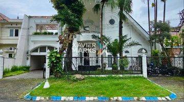 Gambar 1 RUMAH AMERICAN STYLE PLUS PRIVATE POOL DI BOULEVARD PBI ARAYA, BLIMBING KOTA MALANG