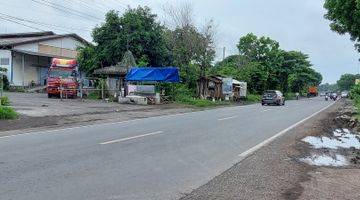 Gambar 3 Gudang Besar Area Leces Dekat Pintu Tol