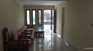 Gambar 1 Dijual 
rumah Di Taman Semanan Indah 

lt: 6x16 M²
lb: ±125 M²
kt: 4+1
km: 3 
  Listrik 2200  Shm