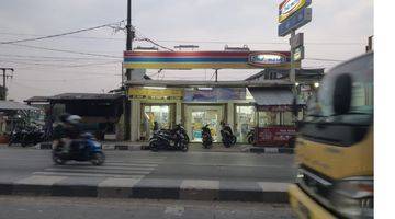 Gambar 1 Dijual

Tanah dan bangunan
Jl. Raya Serang, Cikande

Lt 213m² (+/- 10x21m²) 
Bangunan 1 lt
SHM
List 5500
Air PAM

Harga 1,5M (nego) 

