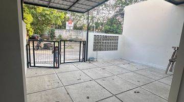 Gambar 4 *di Jual Rumah Siap Huni Di Taman Royal 1, Cluster Mahoni Extension*

spesifikasi :
- Shm
- Lt 90 
- Kamar Tidur 2
- Kamar Mandi 1
- Air Pdam
- Rumah Cluster
- One Gate
- Ada Ruang Terbuka Dibelakang

