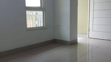 Gambar 1 Dijual Cepat!
rumah Di Perumahan Cimone Permai, Karawaci Tangerang
uk 6x12 
2 Lantai
lt 72 M2
lb 120m2
kt 3
km 3
air Pam
listrik 1300 Watt
shm 
hadap Utara
tersewa Sd 2 Juli 2024
harga 850 Jt Nego