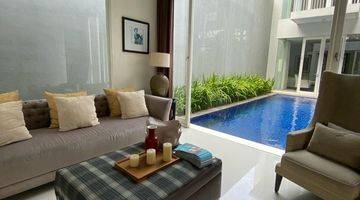 Gambar 3 Rumah Villa Eksklusif Full Furnish ada Kolam Renang Cantik 