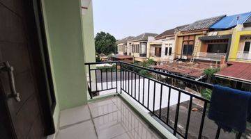 Gambar 3 Rumah Jaksel Siap Huni Dekat pintuToll Rumah 2 Lantai SHM Timur