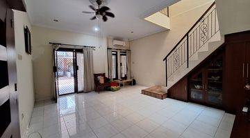 Gambar 2 Rumah Mewah 2,5 Lantai Di Town House Harga 2,4 M Bisa Nego