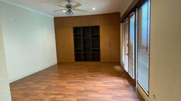 Gambar 4 Dijual Rumah Tipe 4 BR di Jl Darmawangsa, Jakarta Selatan