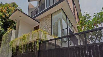 Gambar 1 Dijual Rumah Modern 3 Lantai at Kemang Jakarta Selatan