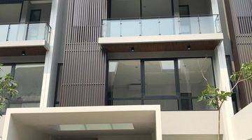 Gambar 1 Townhouse Modern 3Lantai Startegis Di Lebak Bulus Jakarta Selatan